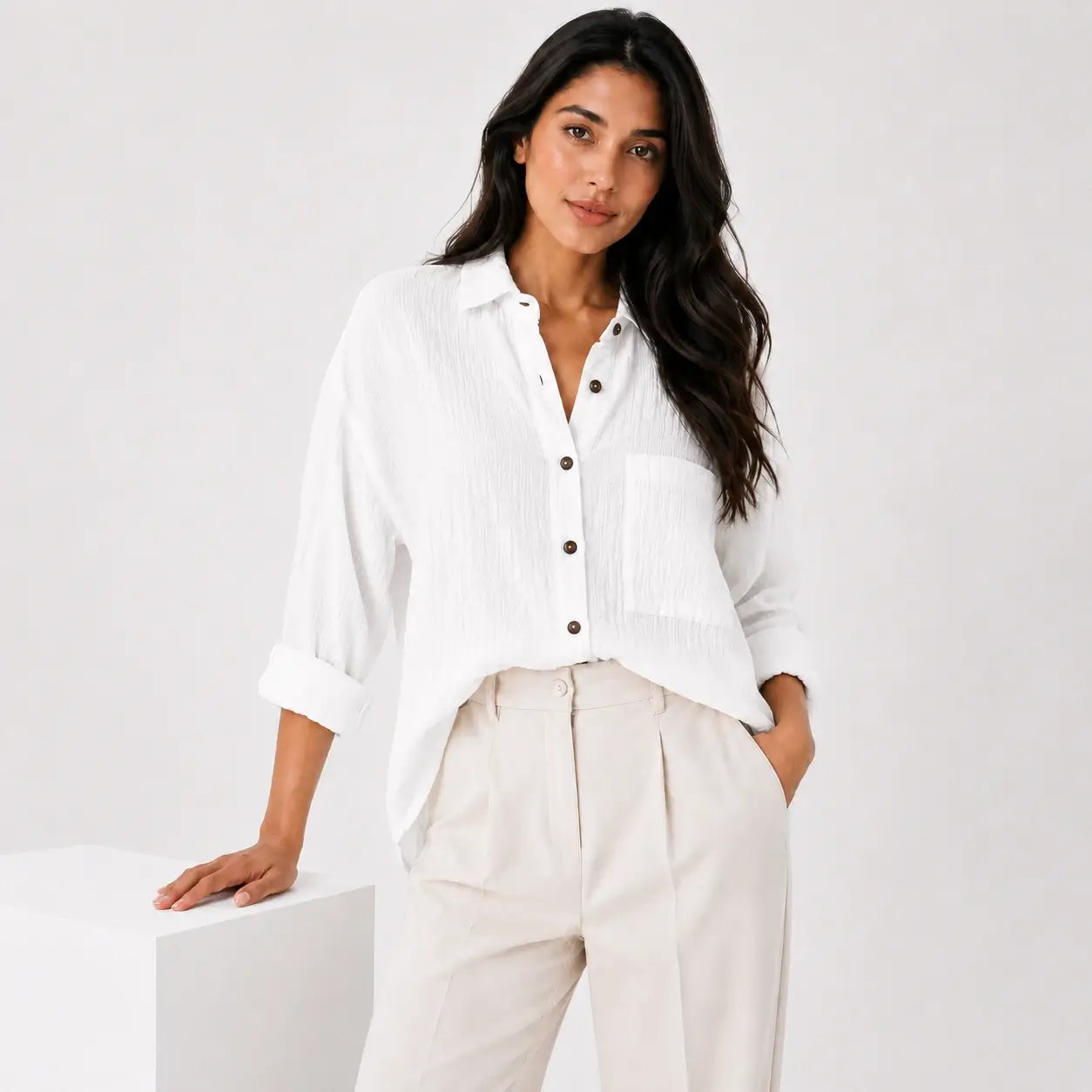 Blusa Suelta Estilo Lino Elegante y Bolsillo Lateral.
