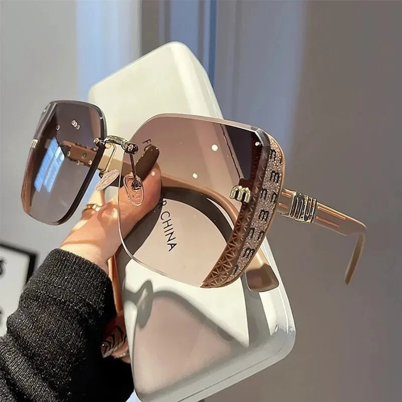 LuxeShade™ – Oversized Square Sunglasses