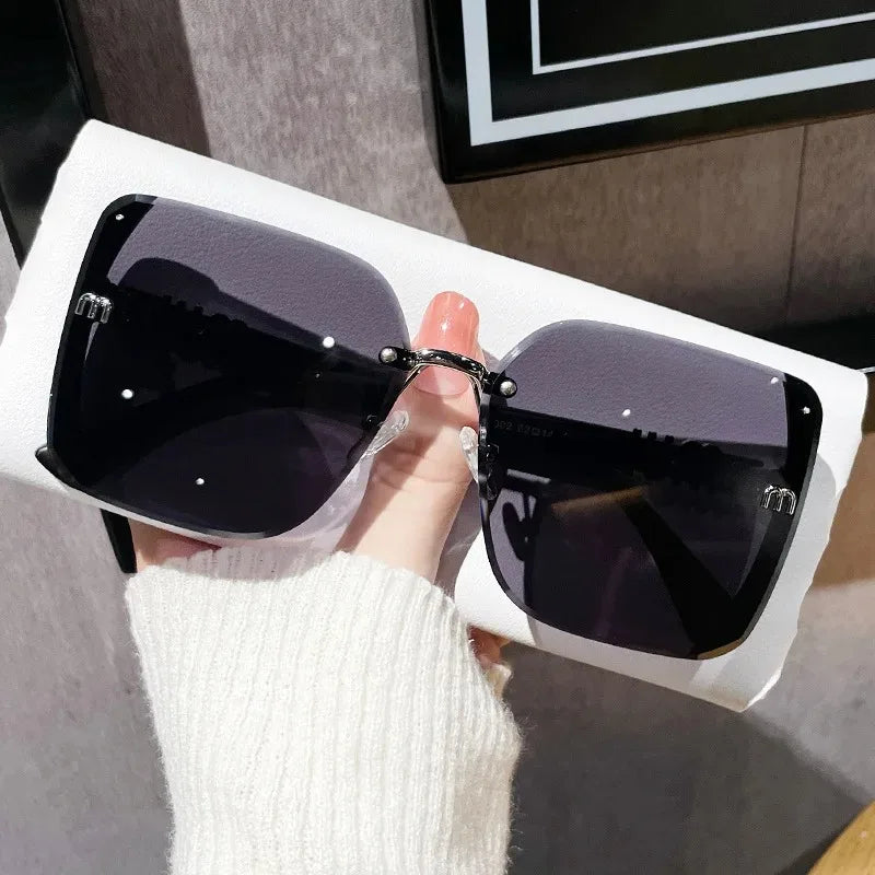 LuxeShade™ – Oversized Square Sunglasses